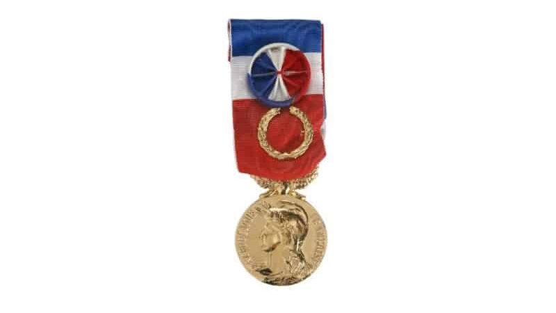 Médaille du travail Grand Or : pour qui, pourquoi, comment ?